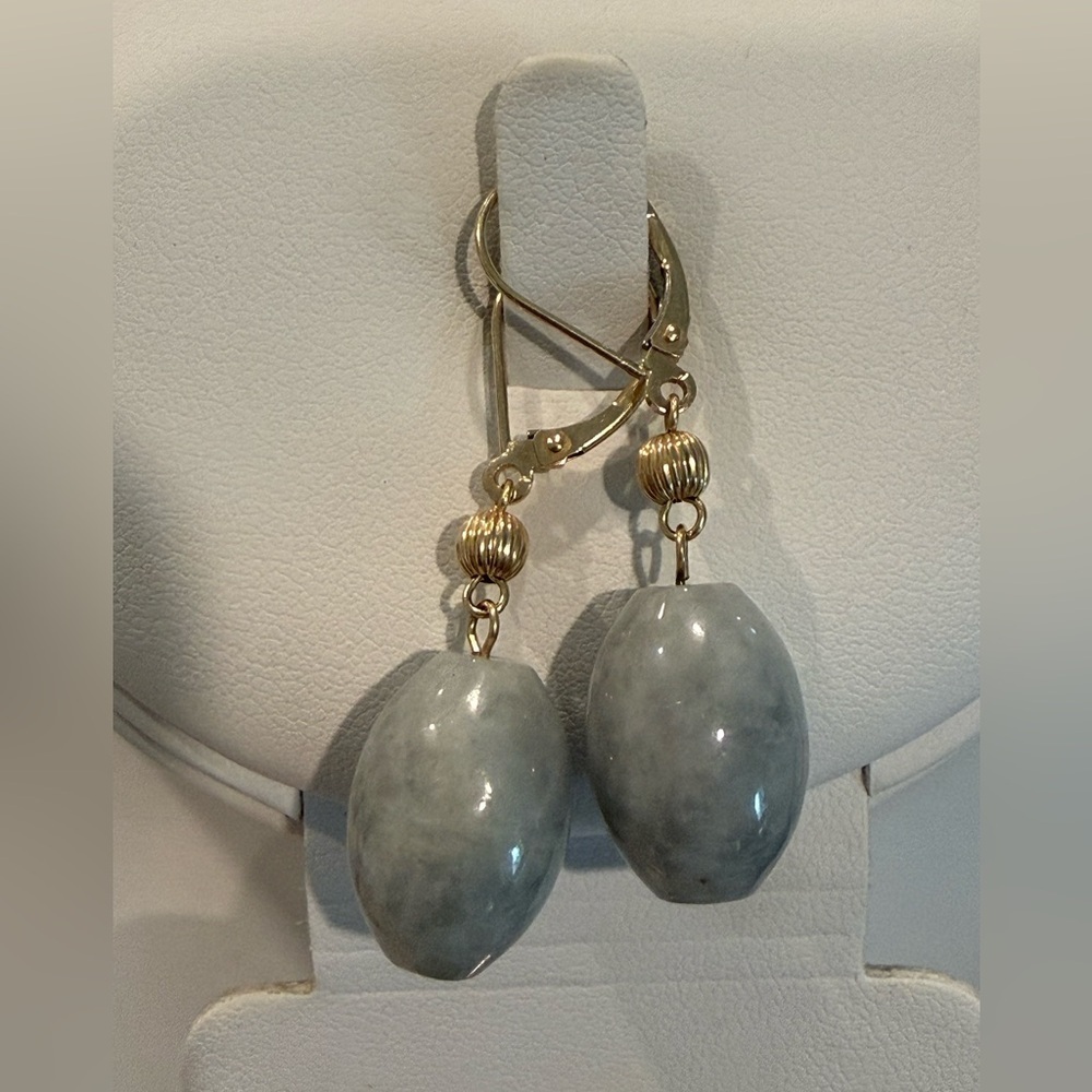 Nephrite Jade lever back earrings - Picture 4 of 4